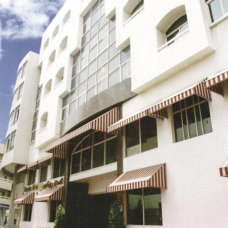 דובאי Royalton Hotel מראה חיצוני תמונה