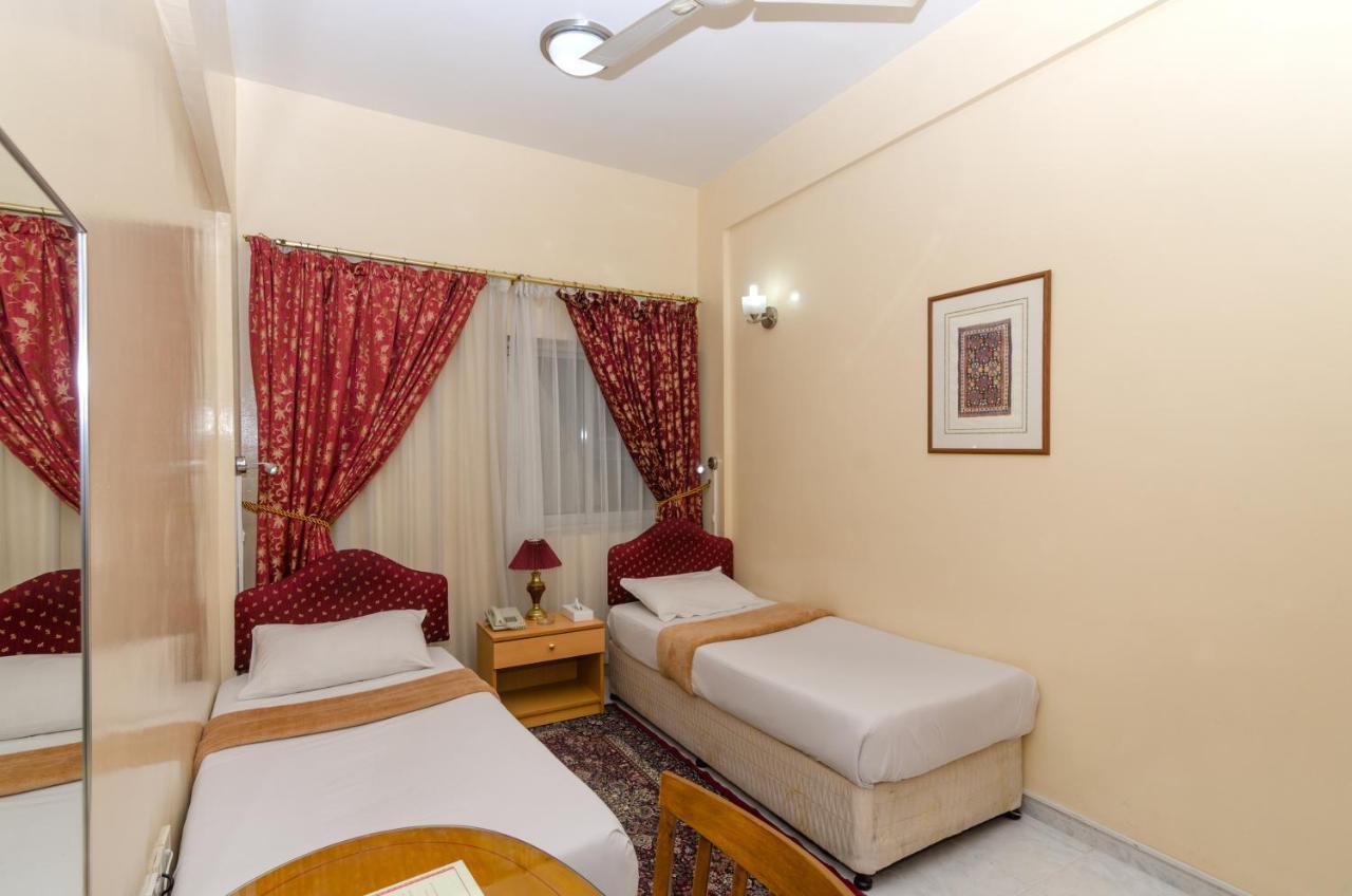 דובאי Royalton Hotel מראה חיצוני תמונה