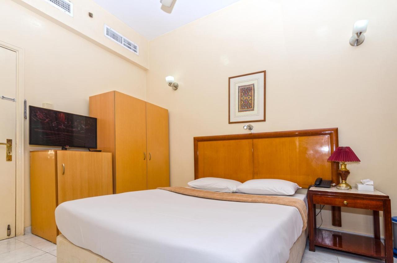 דובאי Royalton Hotel מראה חיצוני תמונה