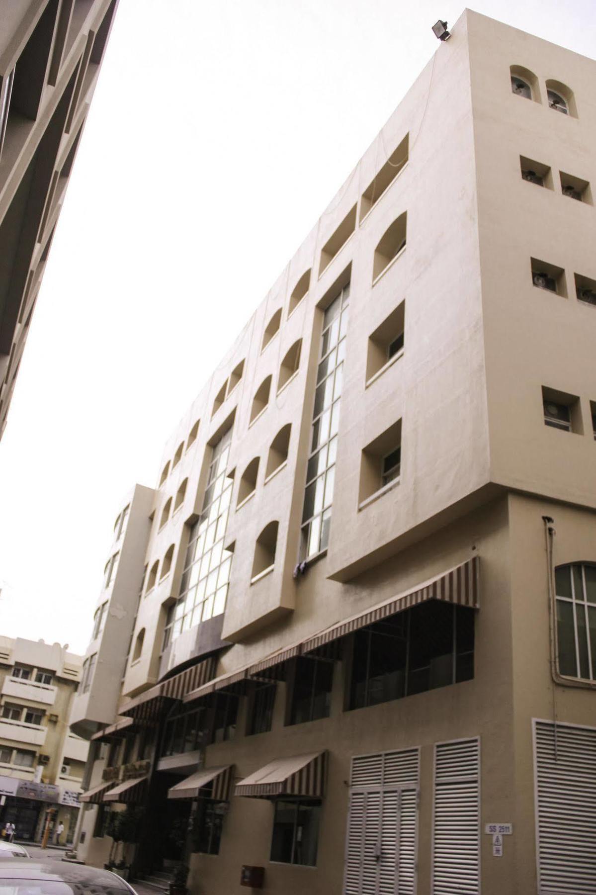 דובאי Royalton Hotel מראה חיצוני תמונה